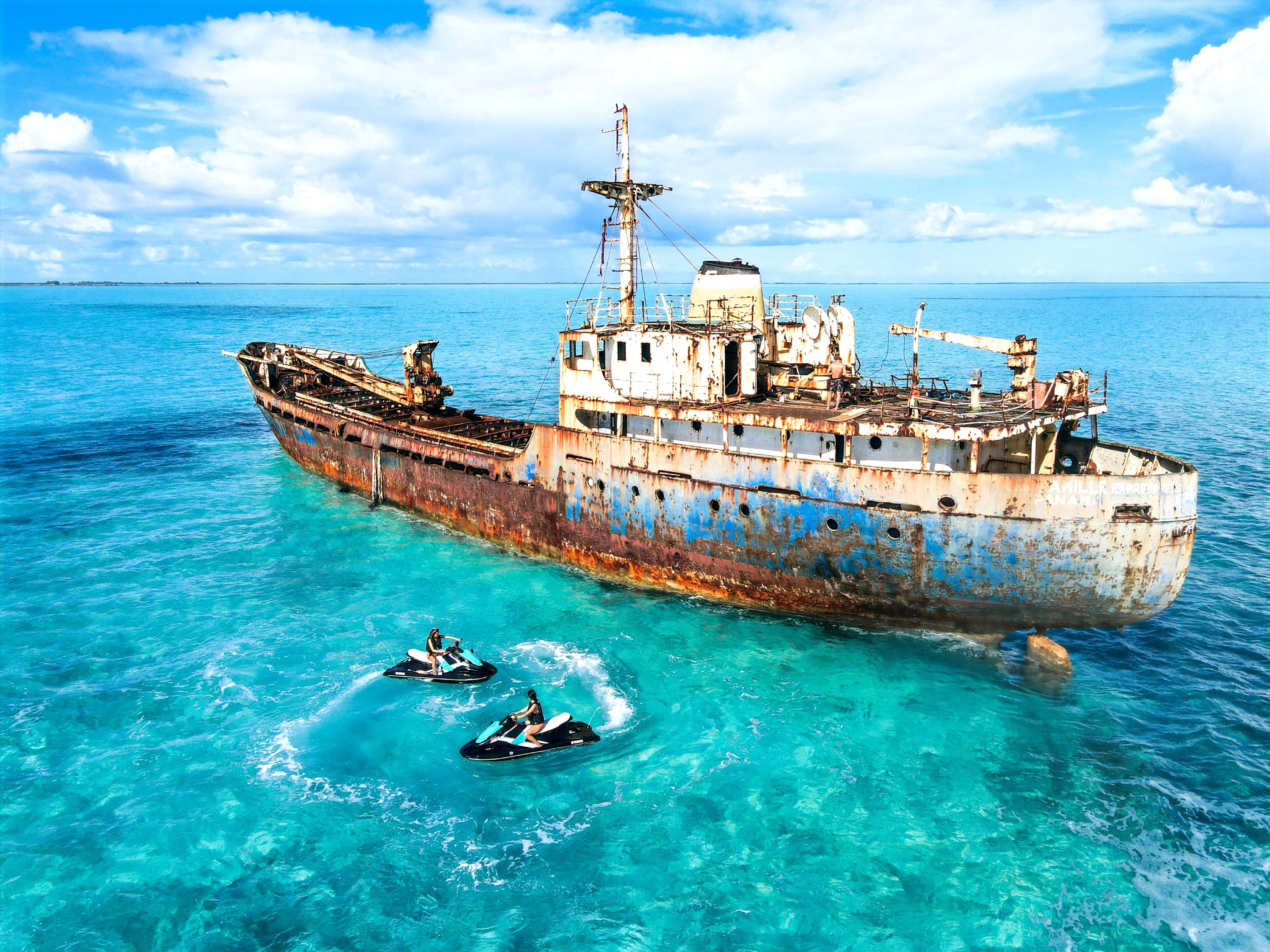 La Famille Express Shipwreck