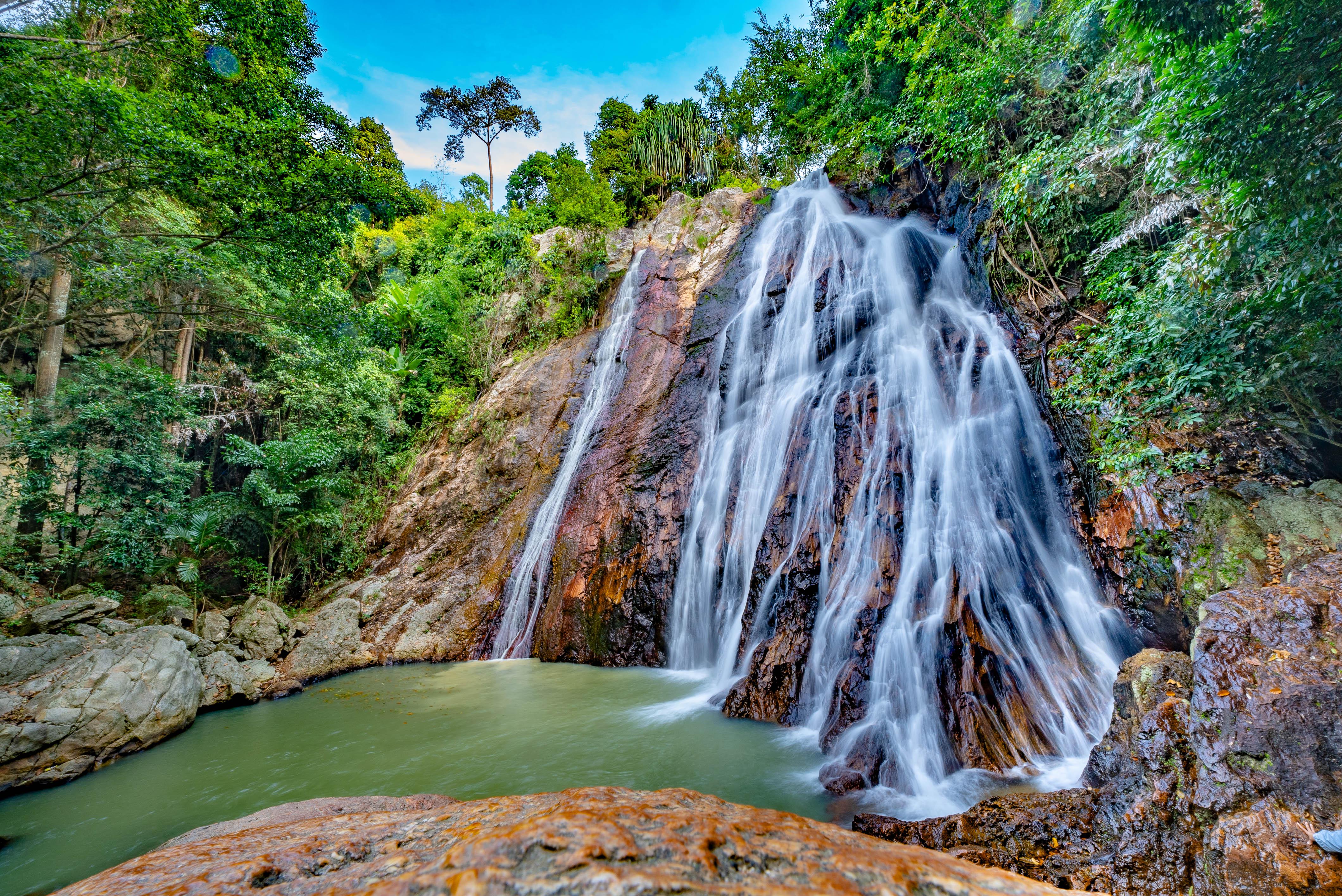 Na Muang Waterfalls