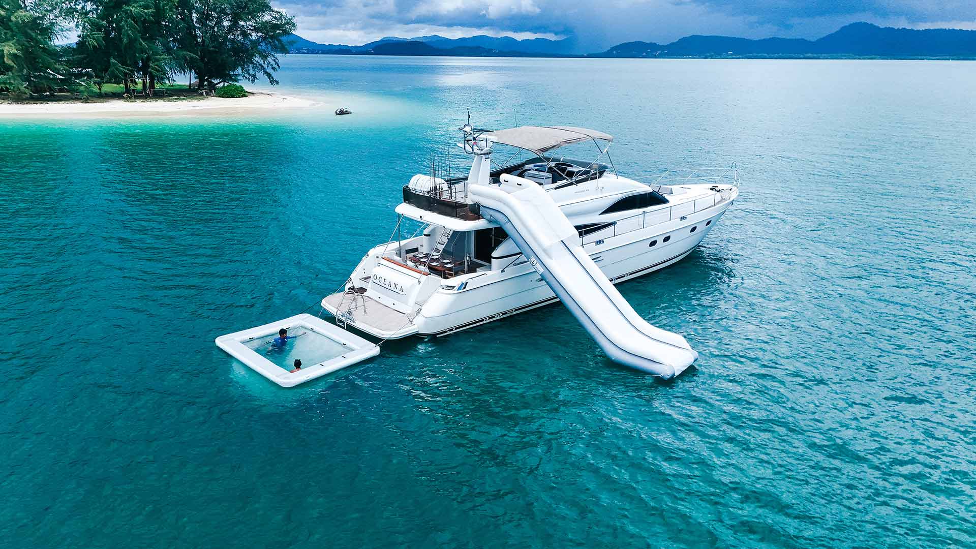 Private boat / yacht